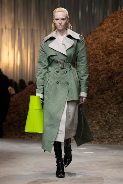 Look 9